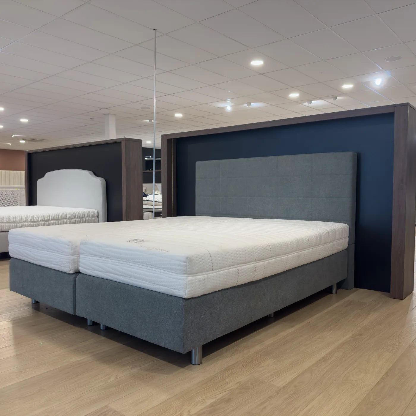 Linea boxspring met natuurlatex matrassen 180 x 210 cm
