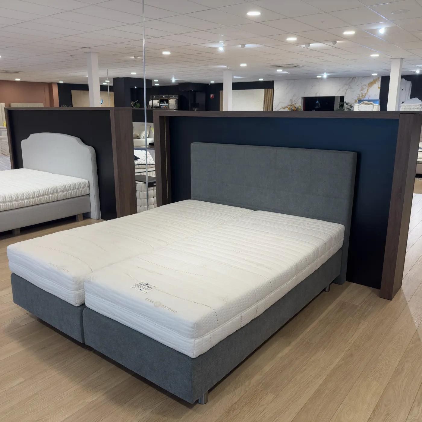 Linea boxspring met natuurlatex matrassen 180 x 210 cm