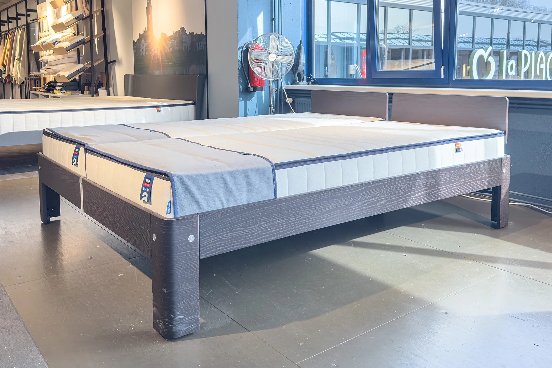 Auping Auronde deelbaar Chocolate Brown Oak (Showroommodel)