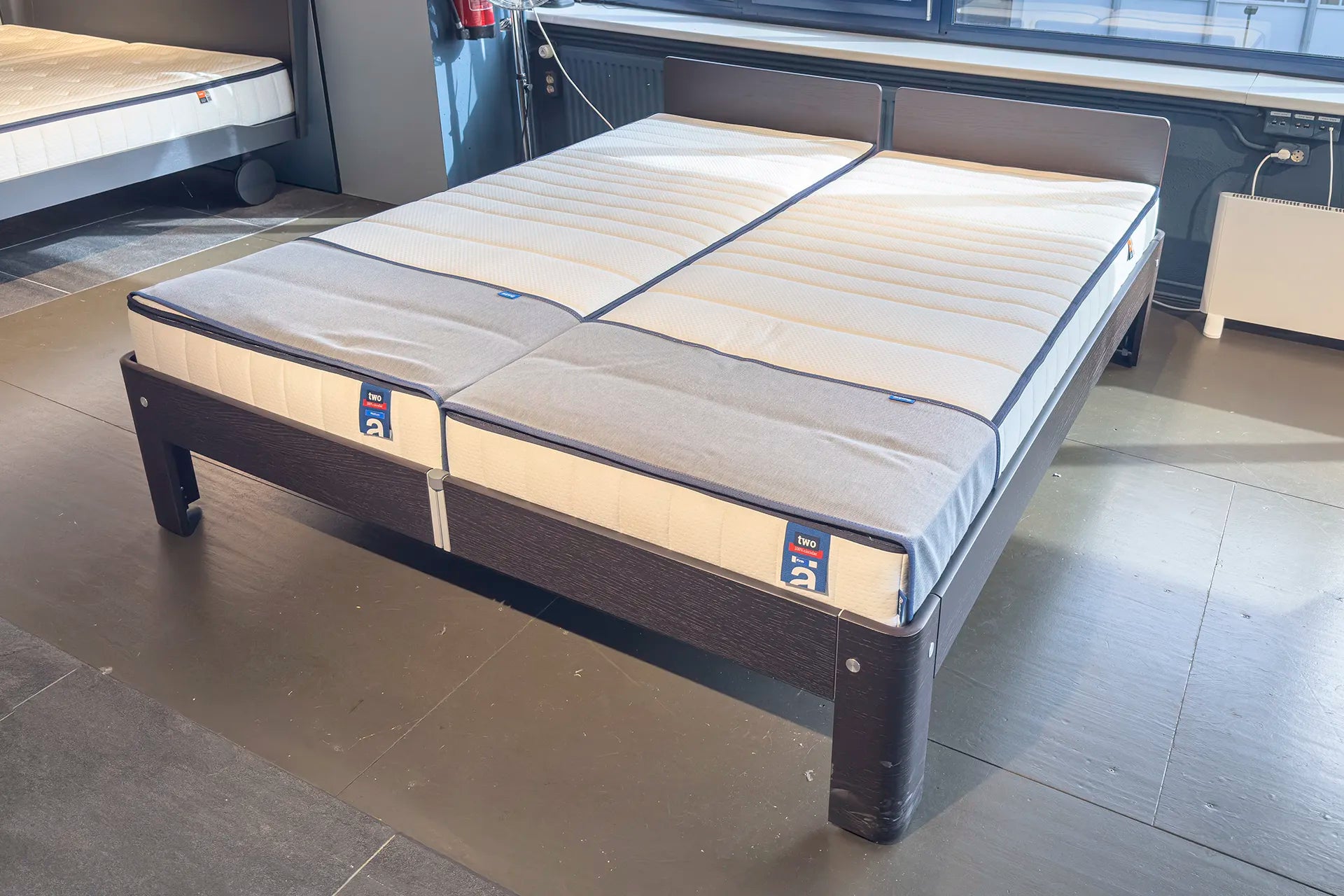 Auping Auronde deelbaar Chocolate Brown Oak (Showroommodel)