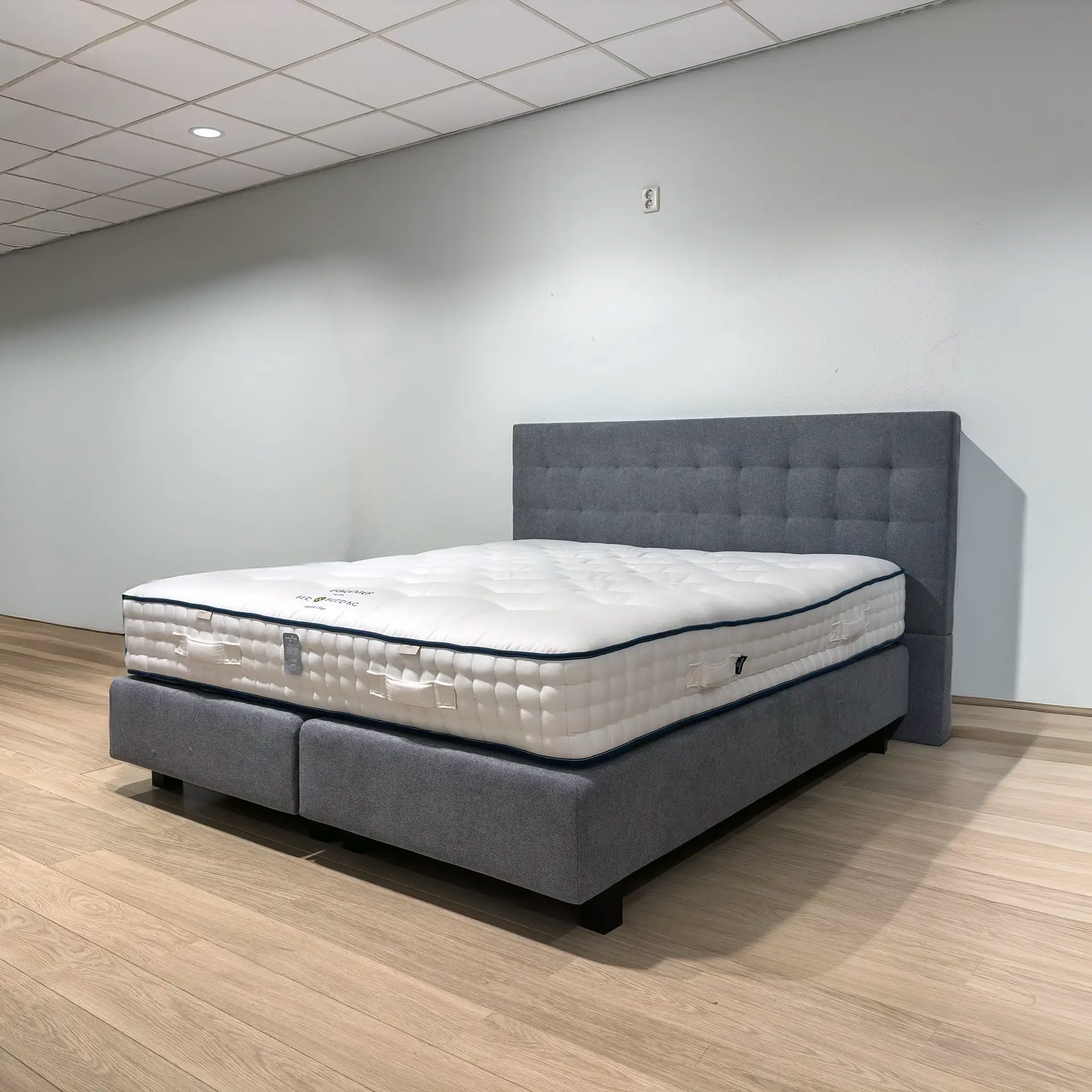 Wake Up Boxspring Natural Carré (Showroommodel)