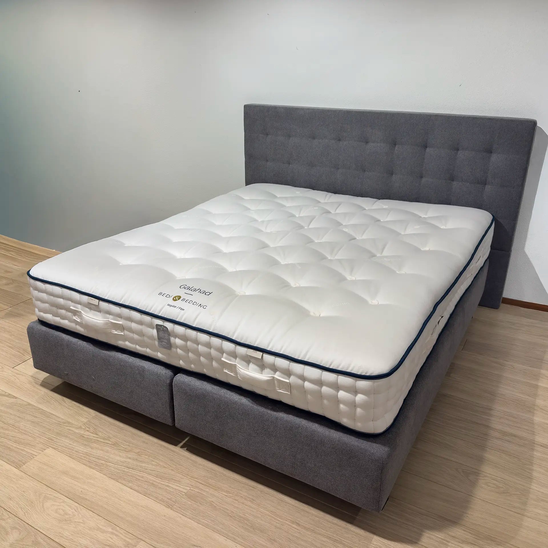Wake Up Boxspring Natural Carré (Showroommodel)