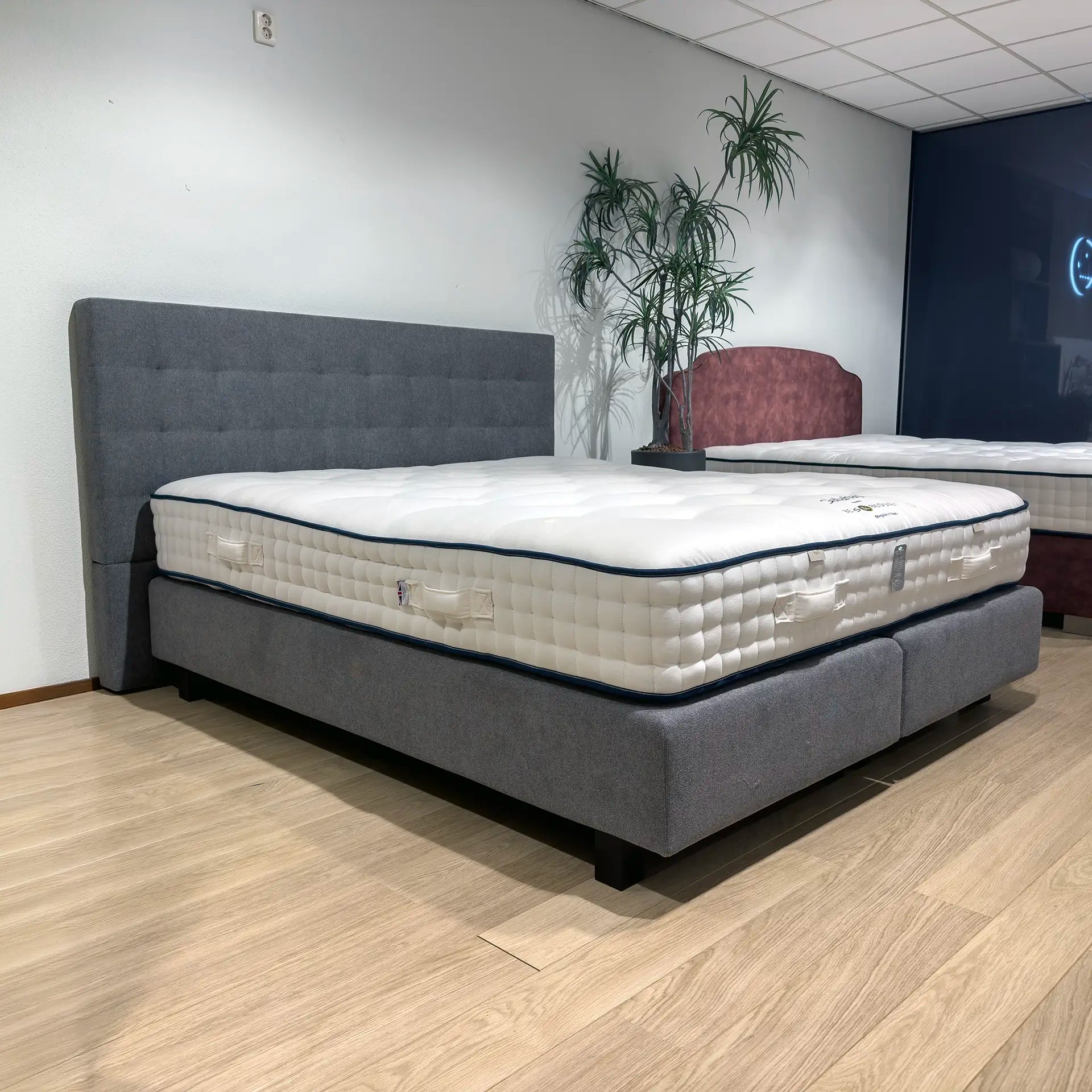 Wake Up Boxspring Natural Carré (Showroommodel)