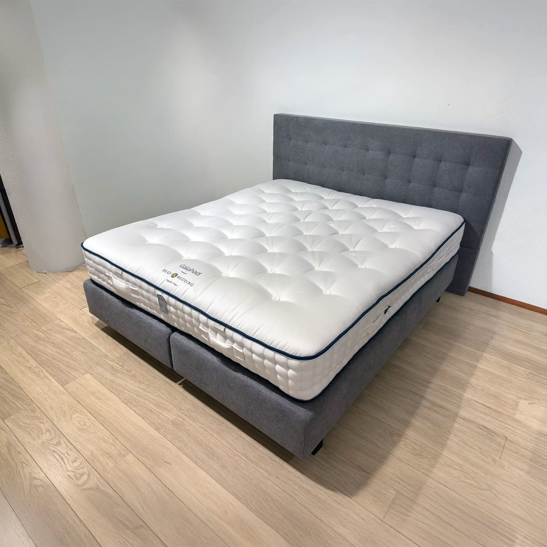 Wake Up Boxspring Natural Carré (Showroommodel)