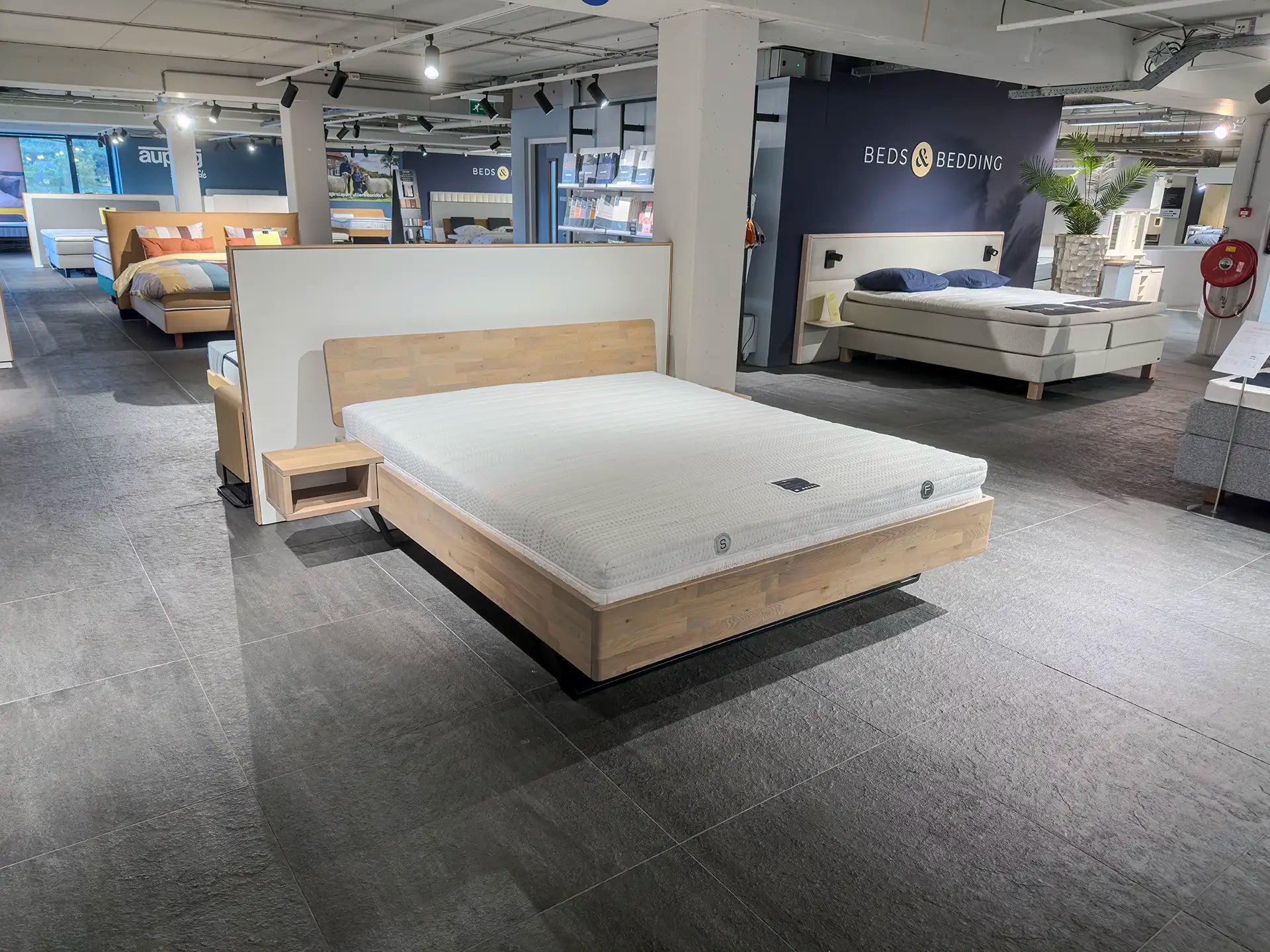 Beds & Bedding Refresh Rubin (Showroommodel)