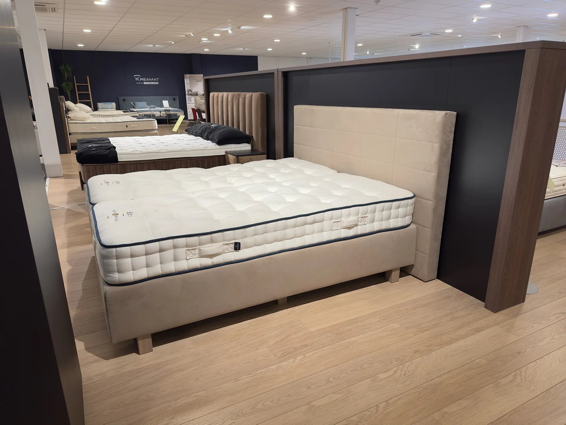Natural matrassen Ector met Linea boxspring (Showroommodel)