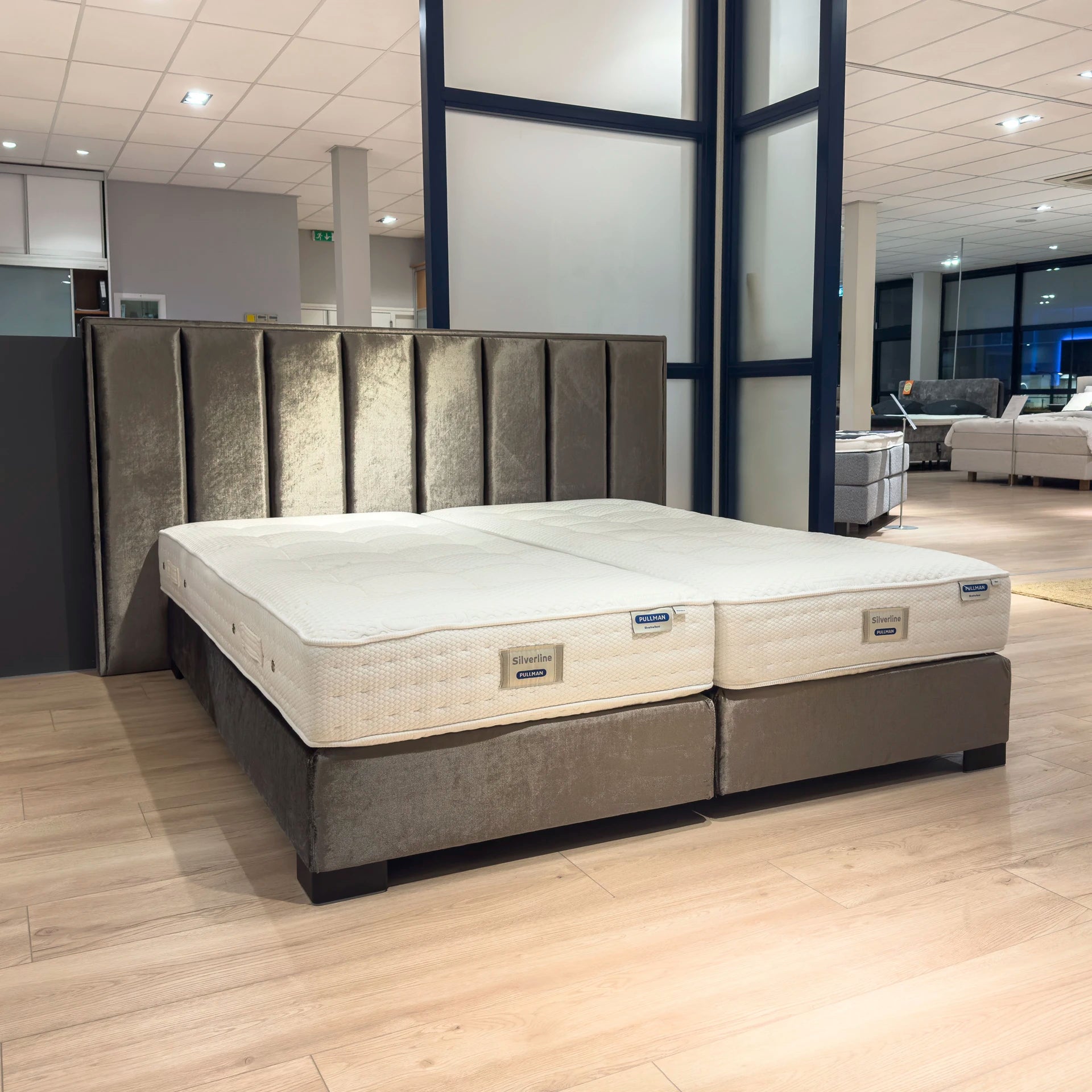 Pullman Silverline Nashville 180 x210 cm (Showroommodel)