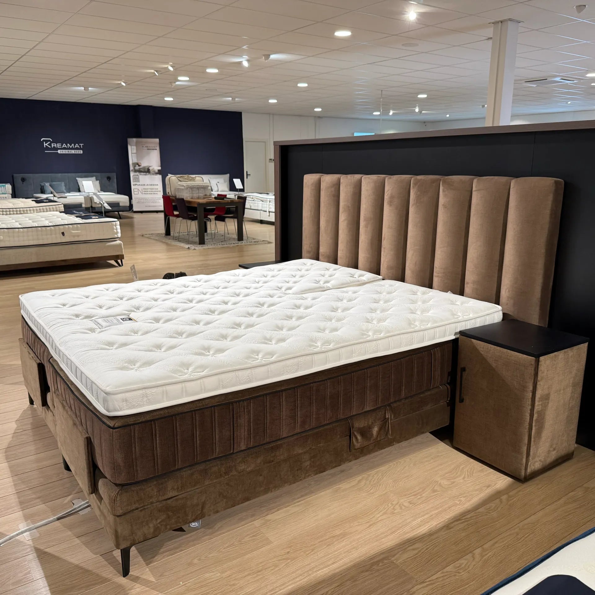 Serta Premium Chandon Boxspring (showroommodel)