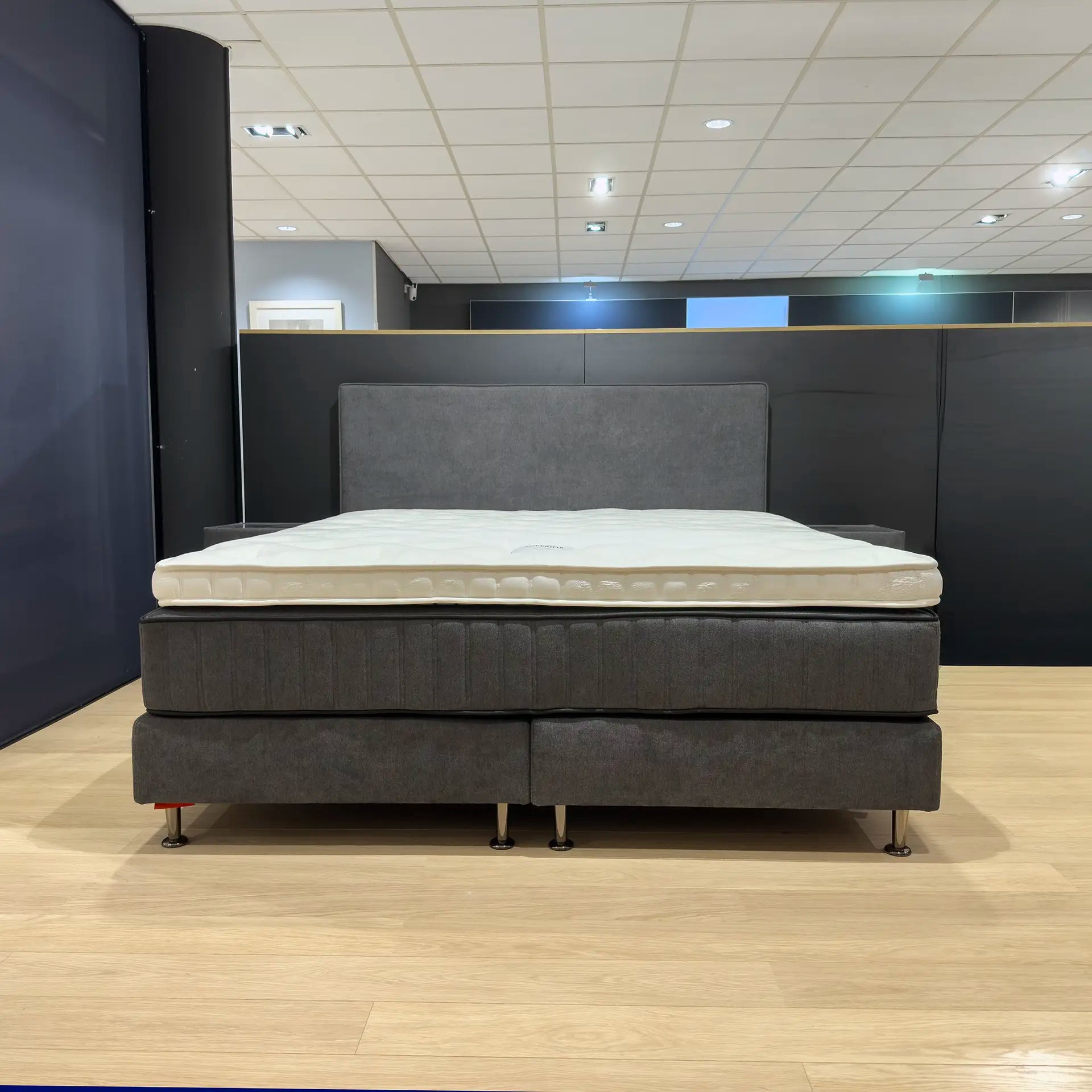 Serta Premium Classico Boxspring (Showroommodel)