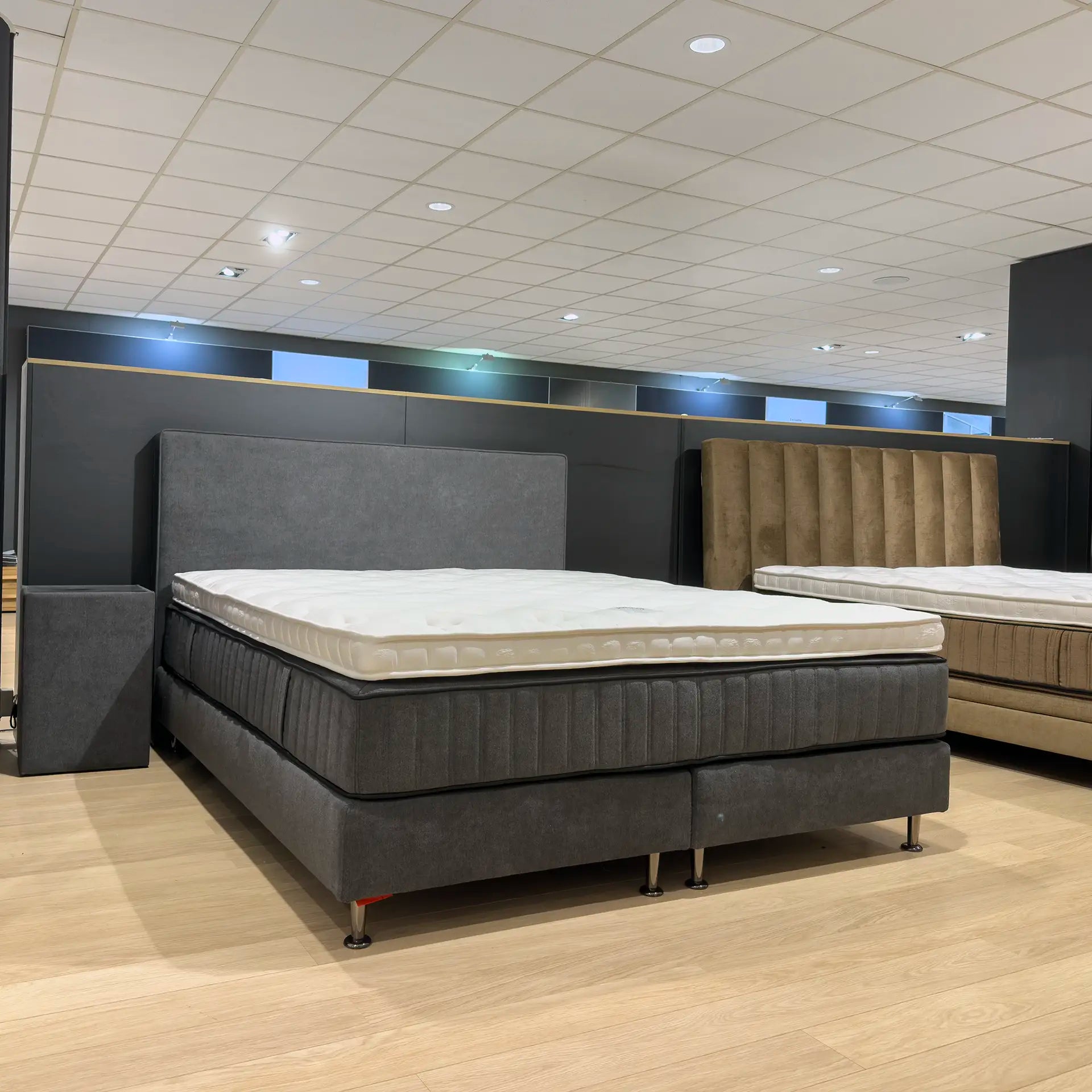 Serta Premium Classico Boxspring (Showroommodel)