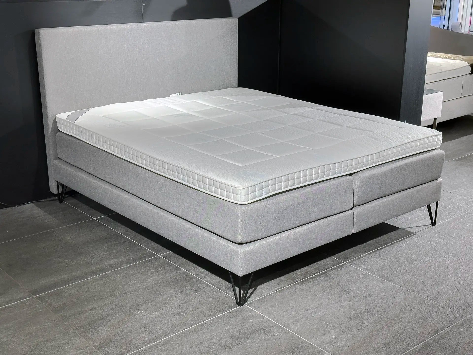 Serta Vogue Boxspring Tom (Showroommodel)