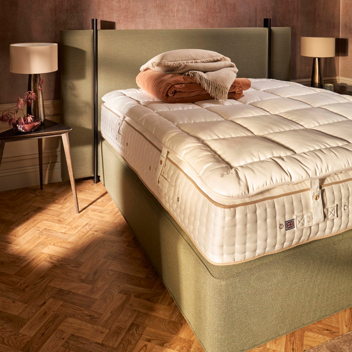 Vispring Opulence topmatras, detail van bekleding en bevestiging