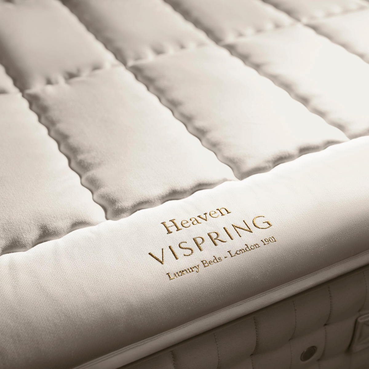 Vispring Heaven topmatras, borduursel en quiltwerk in detail