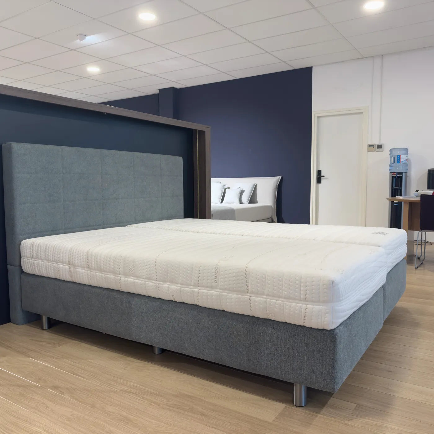 Linea boxspring met natuurlatex matrassen 180 x 210 cm