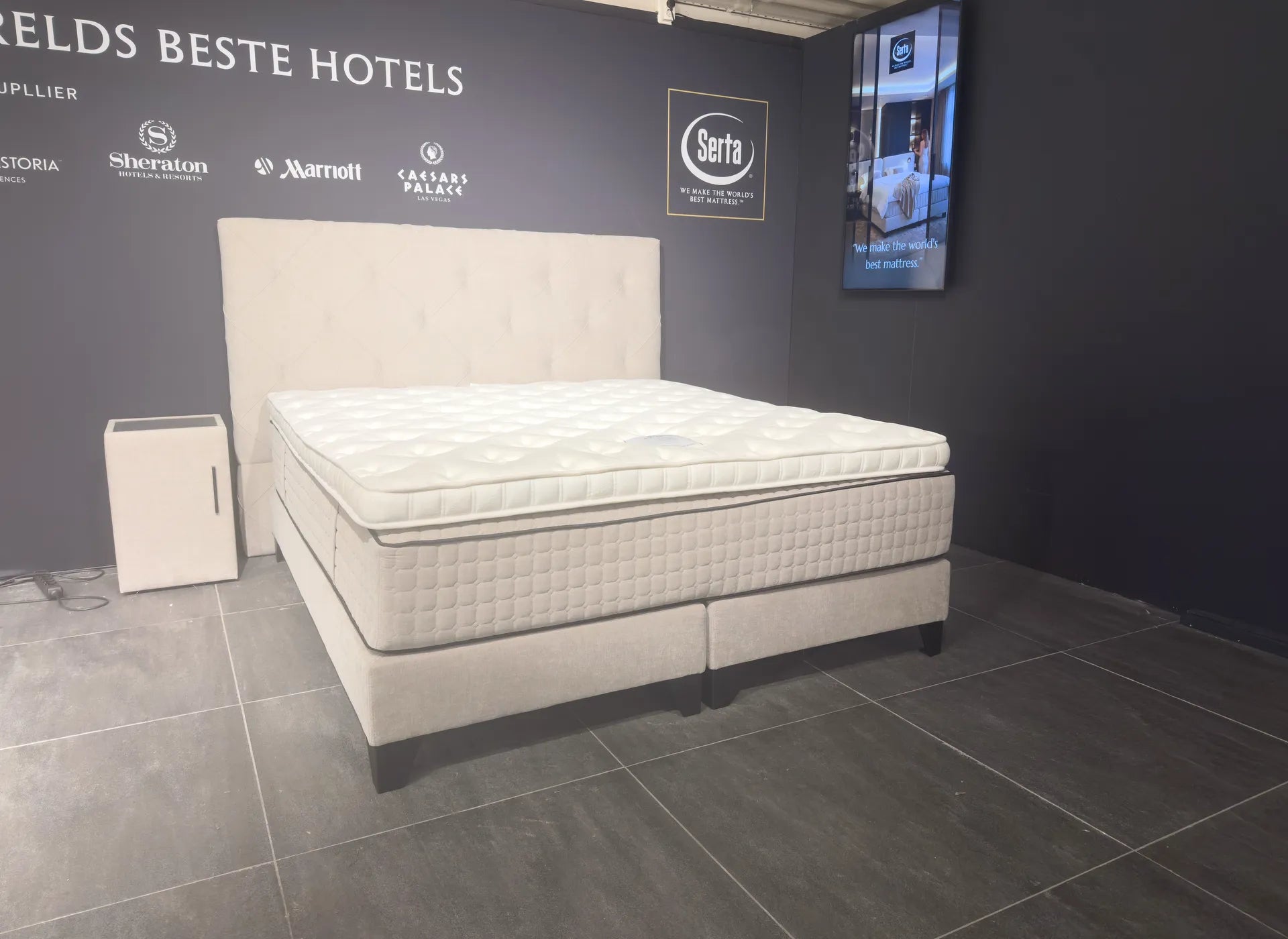 Serta Special Hotelbed van het Jaar 180 x 210 cm (Showroommodel)