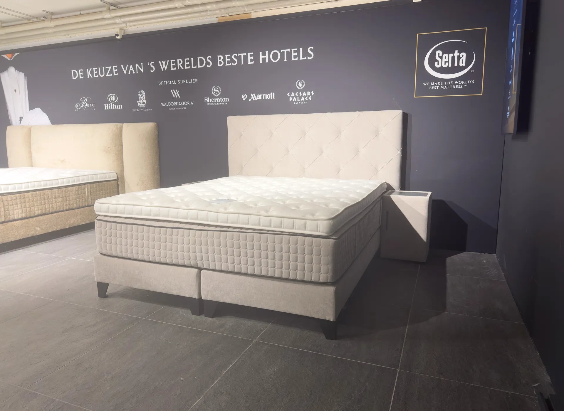 Serta Special Hotelbed van het Jaar 180 x 210 cm (Showroommodel)