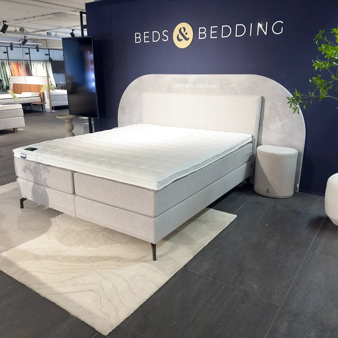 Ubica Festen Slim 180 x 210 cm (Showroommodel)