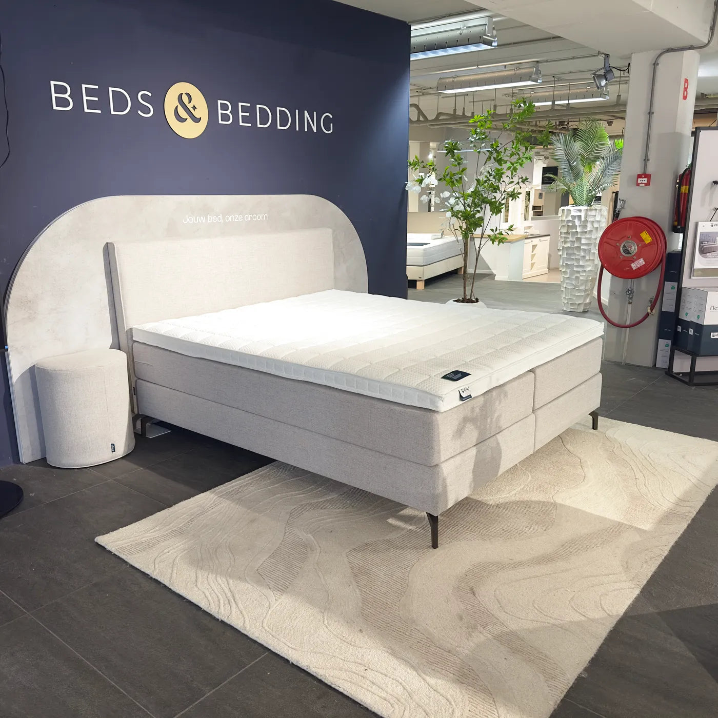 Ubica Festen Slim 180 x 210 cm (Showroommodel)