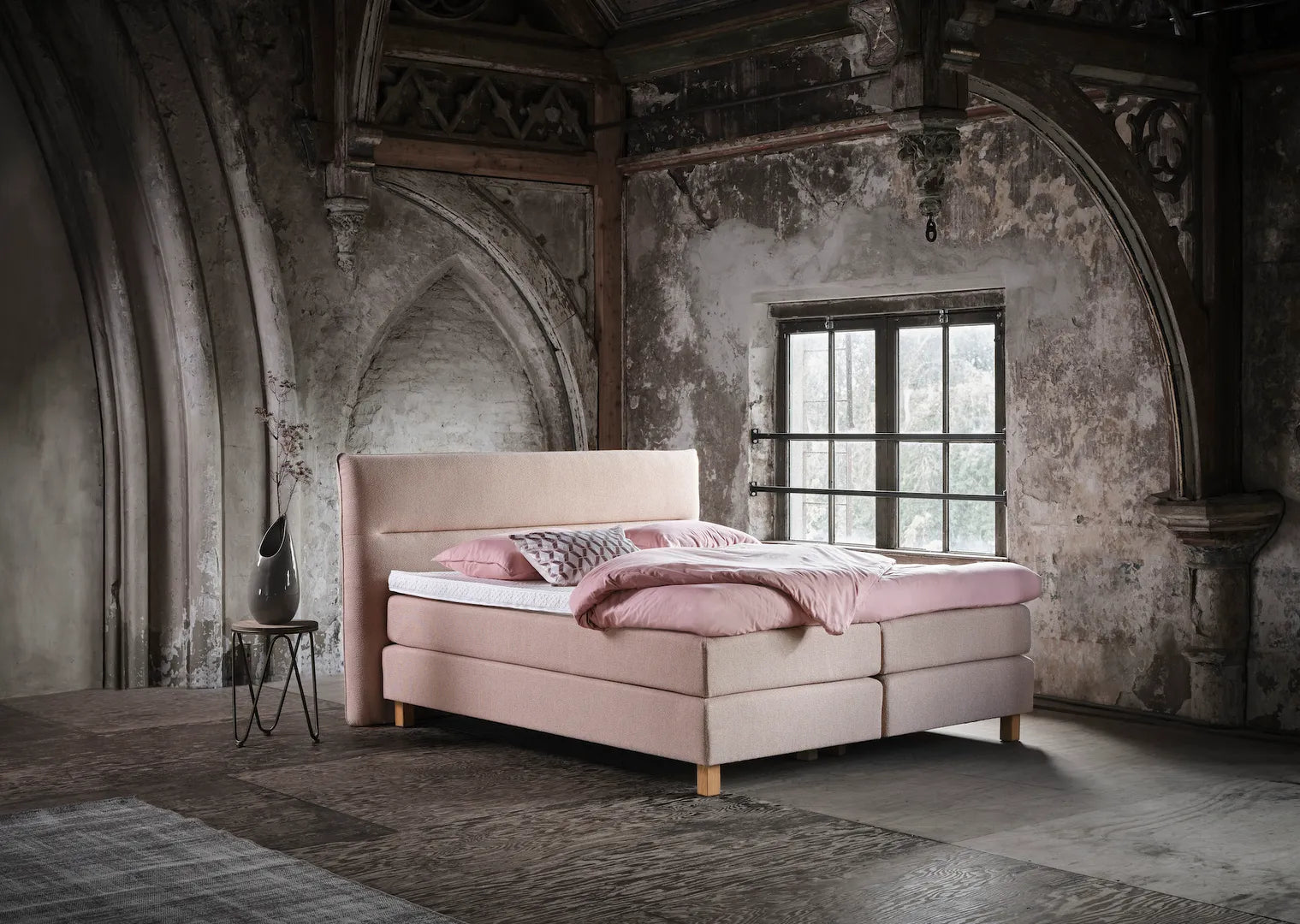 Pullman boxspring in tweepersoons uitvoering met hoofdbord