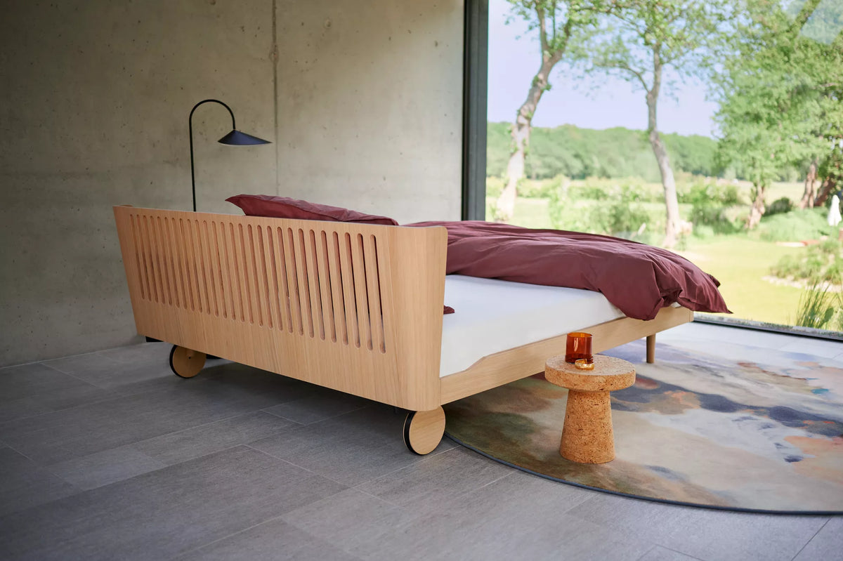 Auping Noa bed in Balanced oak met afgerond houten frame