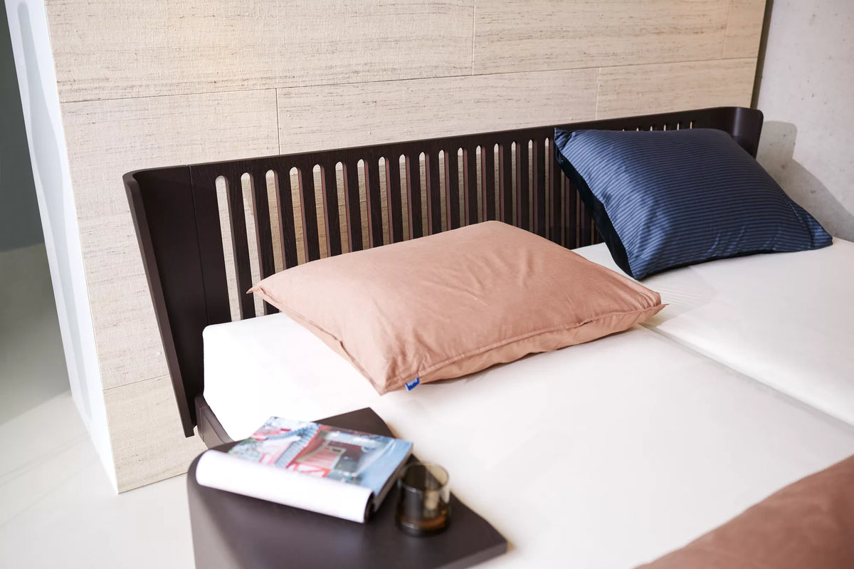 Auping Noa bed in Chocolate brown oak