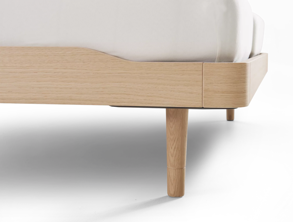 Auping Noa laag bed zonder hoofdbord in Balanced oak