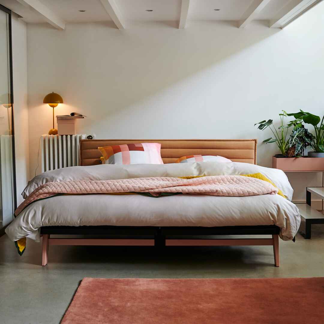 Auping Original in Blush met horizontaal gestoffeerd Stitch hoofdbord