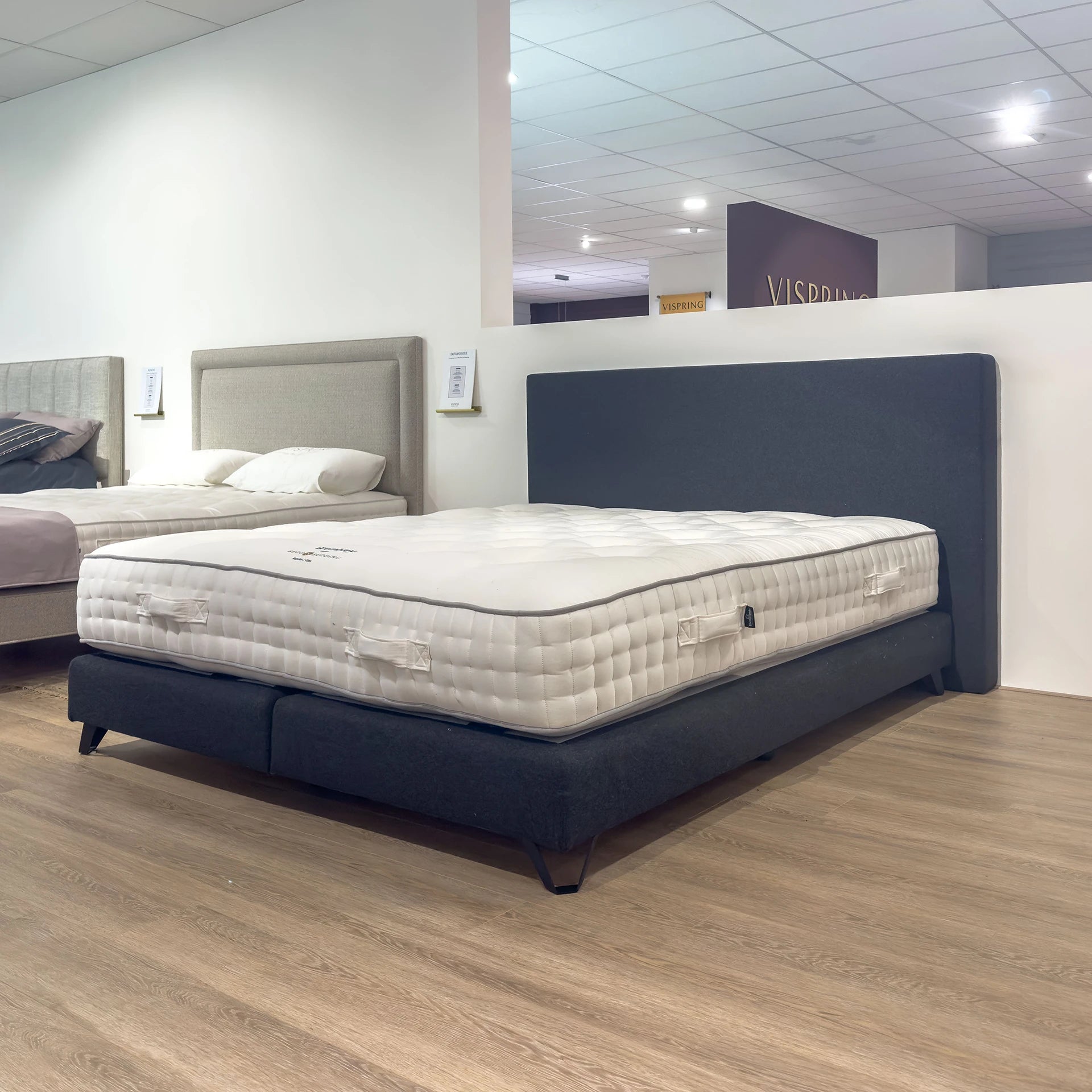 Beds & Bedding Natural Wembley 180 x 210 cm (Showroommodel)