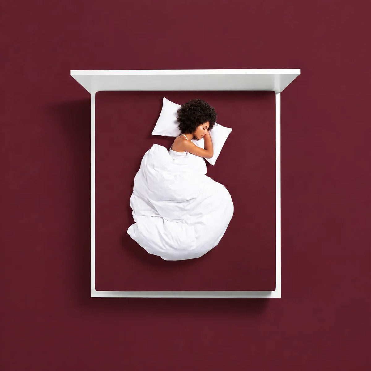 Bella Donna kleur 0033 - bella-donna-hoeslaken-0033-cabernet-bovenaanzicht-model.webp