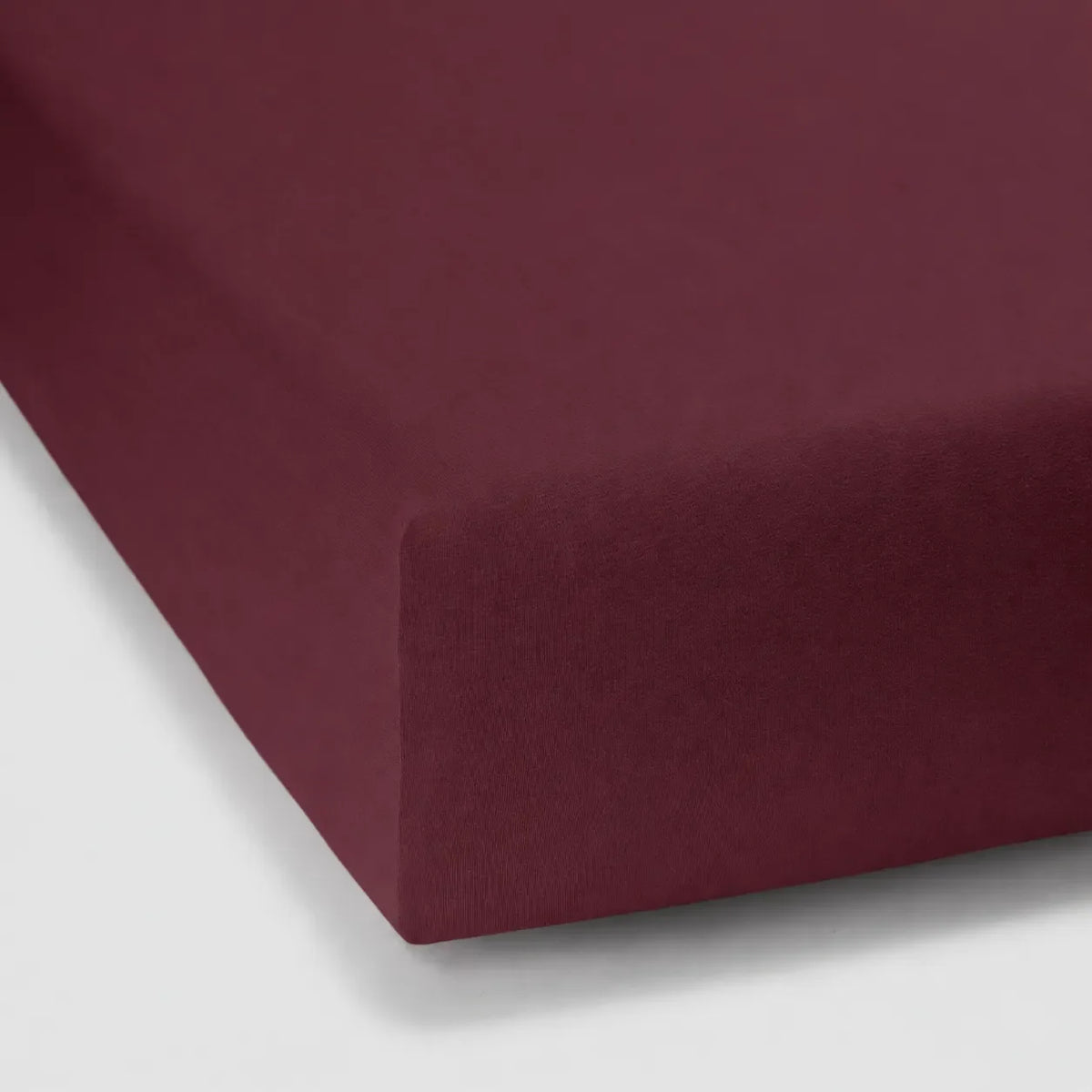 Bella Donna kleur 0033 - bella-donna-hoeslaken-0033-cabernet-hoek.webp