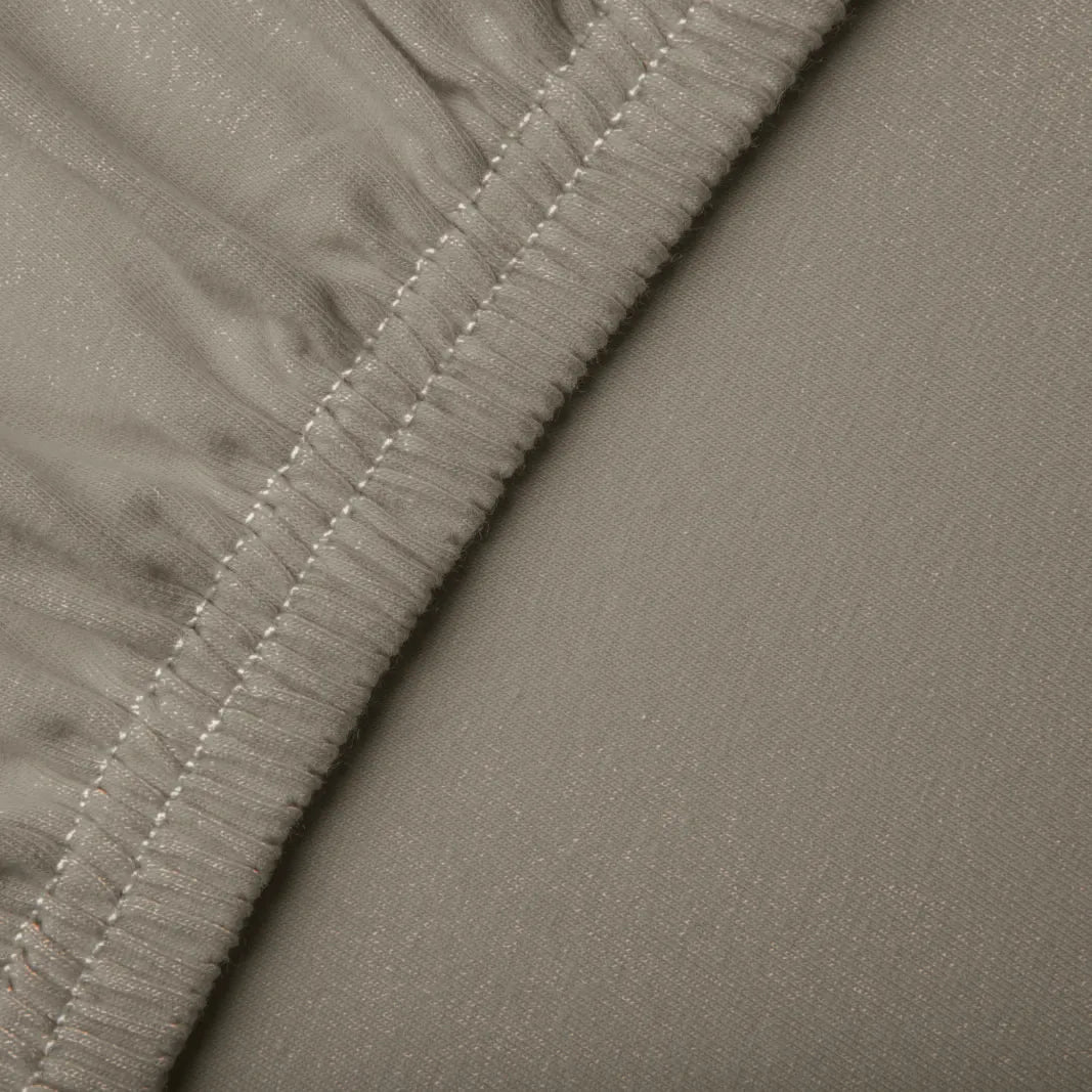 Bella Donna 0125 - bella-donna-hoeslaken-0125-platin-detail-elastiek.webp