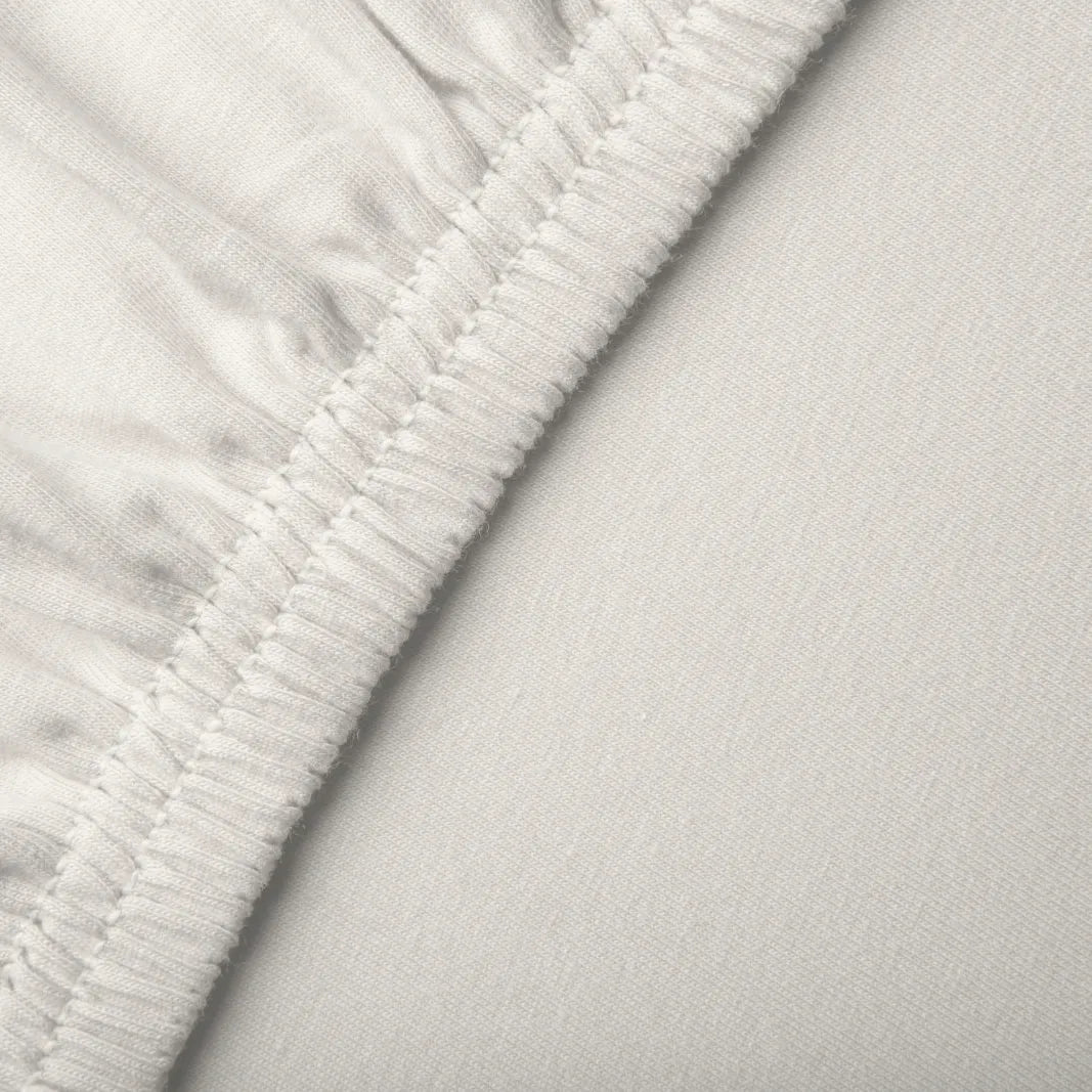 Bella Donna 0520 - bella-donna-hoeslaken-0520-silber-detail-elastiek.webp
