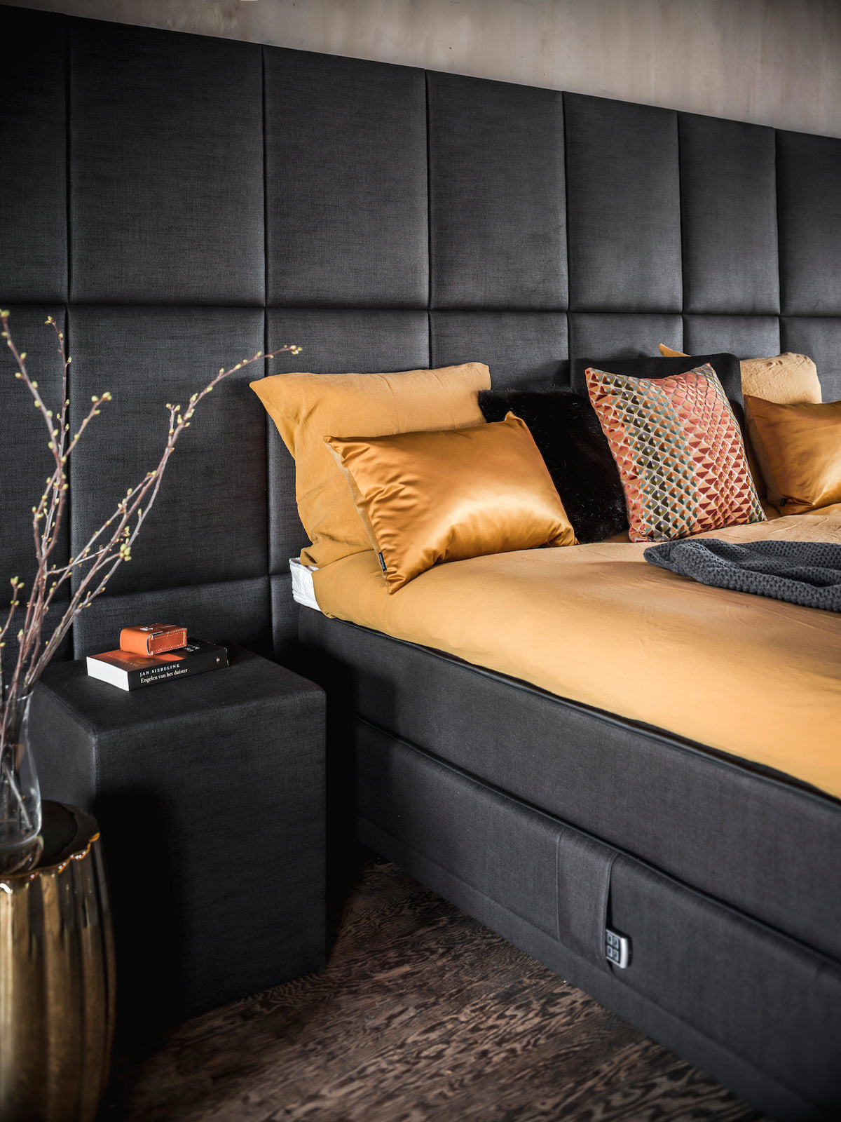 Pullman Madison boxspring - detail van het modulaire hoofdbord