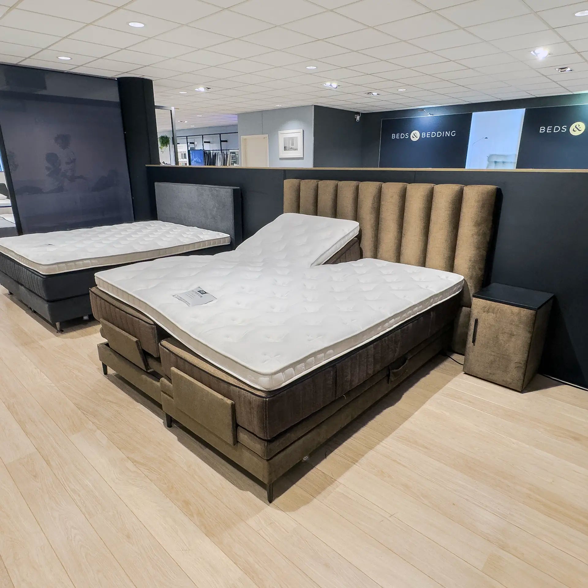 Serta Premium Chandon Boxspring (showroommodel)