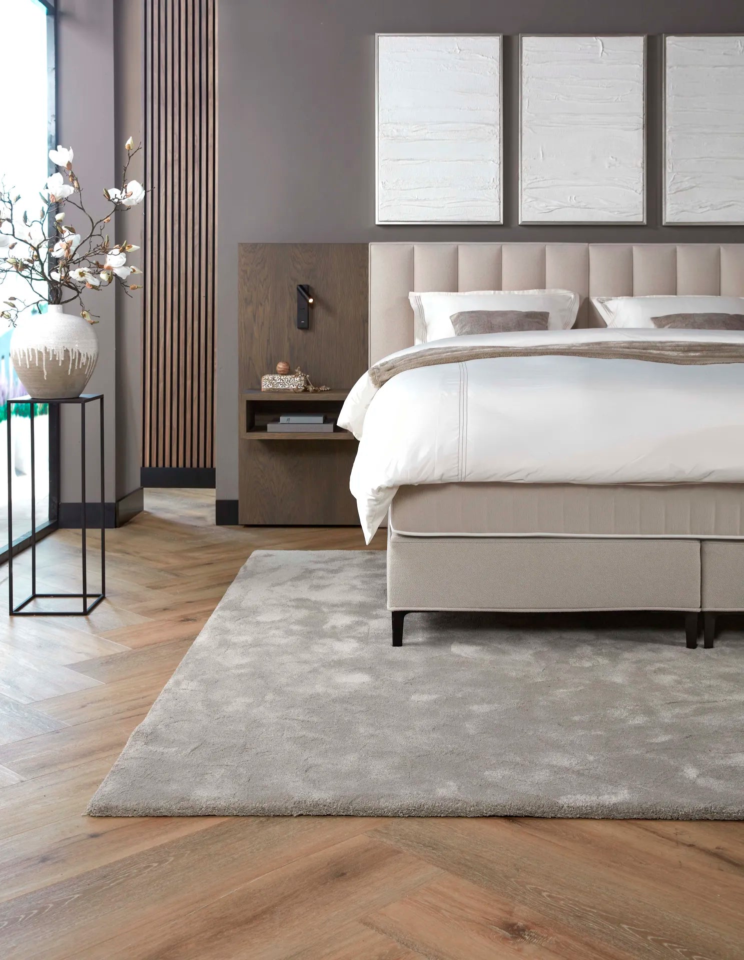 Serta Tube Wood Luxury Boxspring