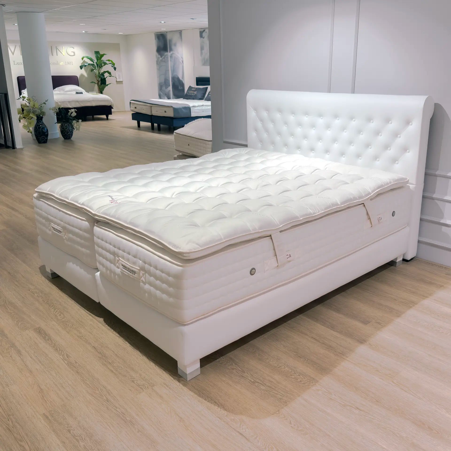 Treca Paris Etoile Capitonné (Showroommodel)