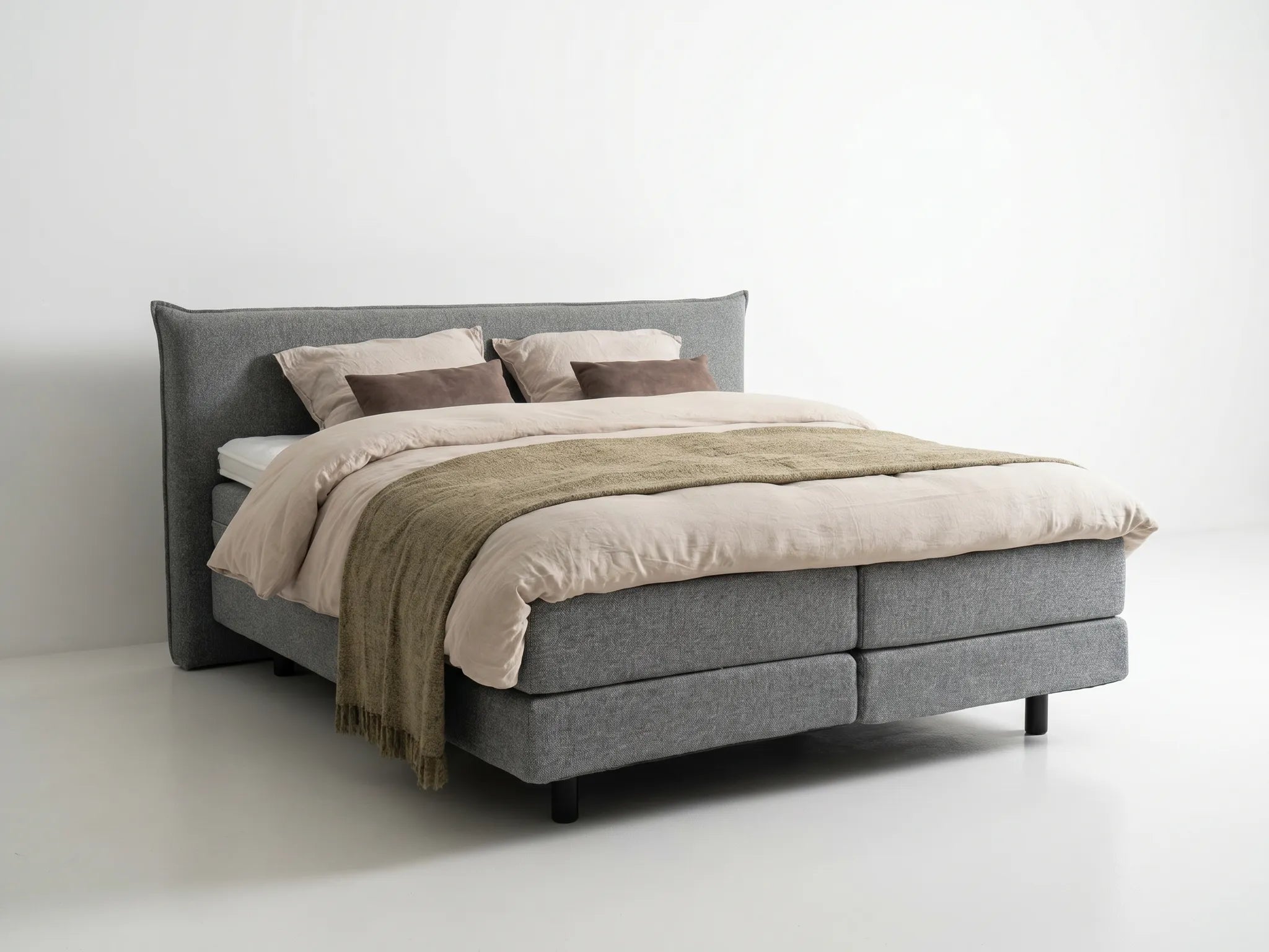 Ubica Avenza Cushion boxspring