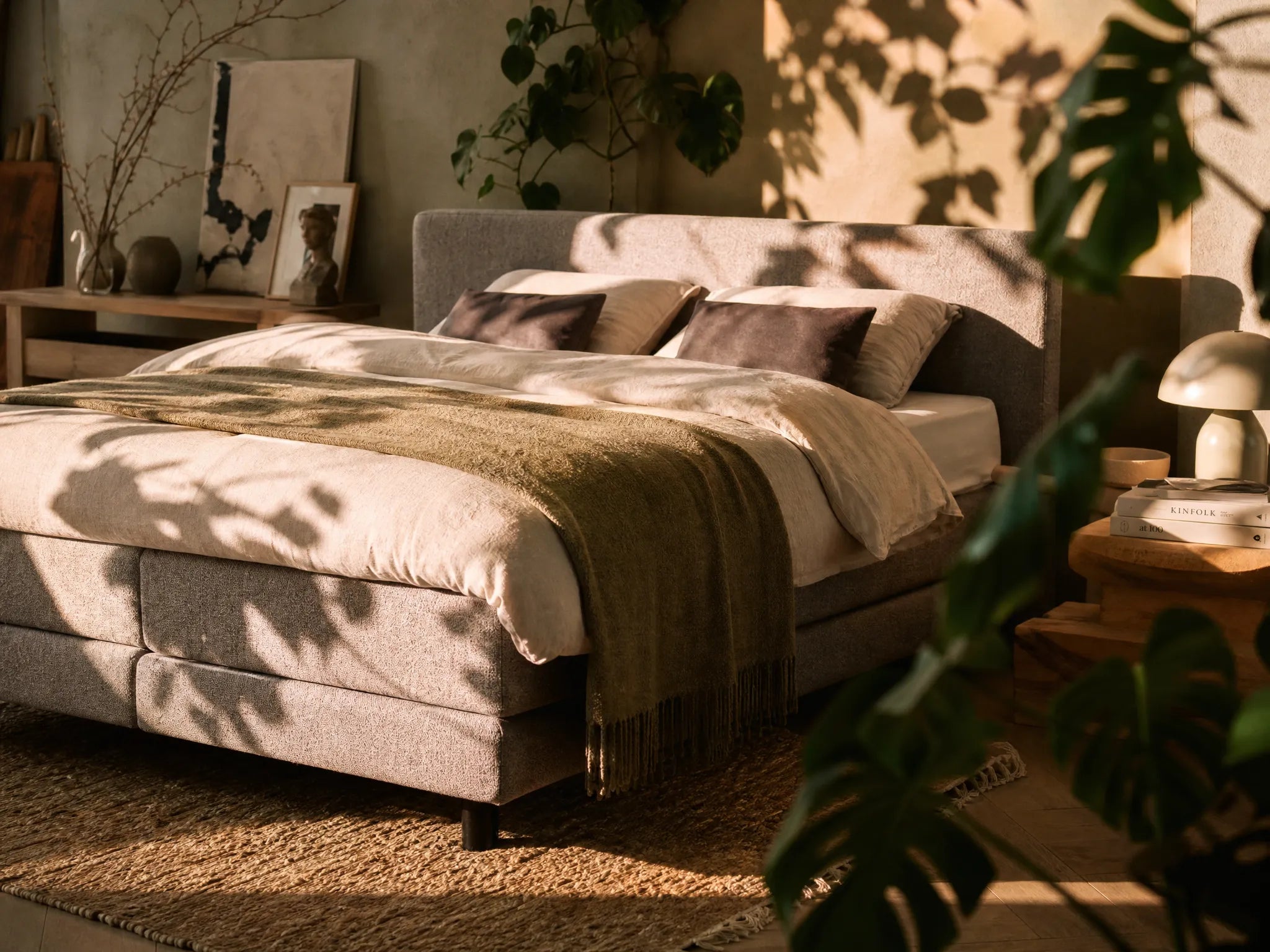 Ubica Avenza Oval boxspring