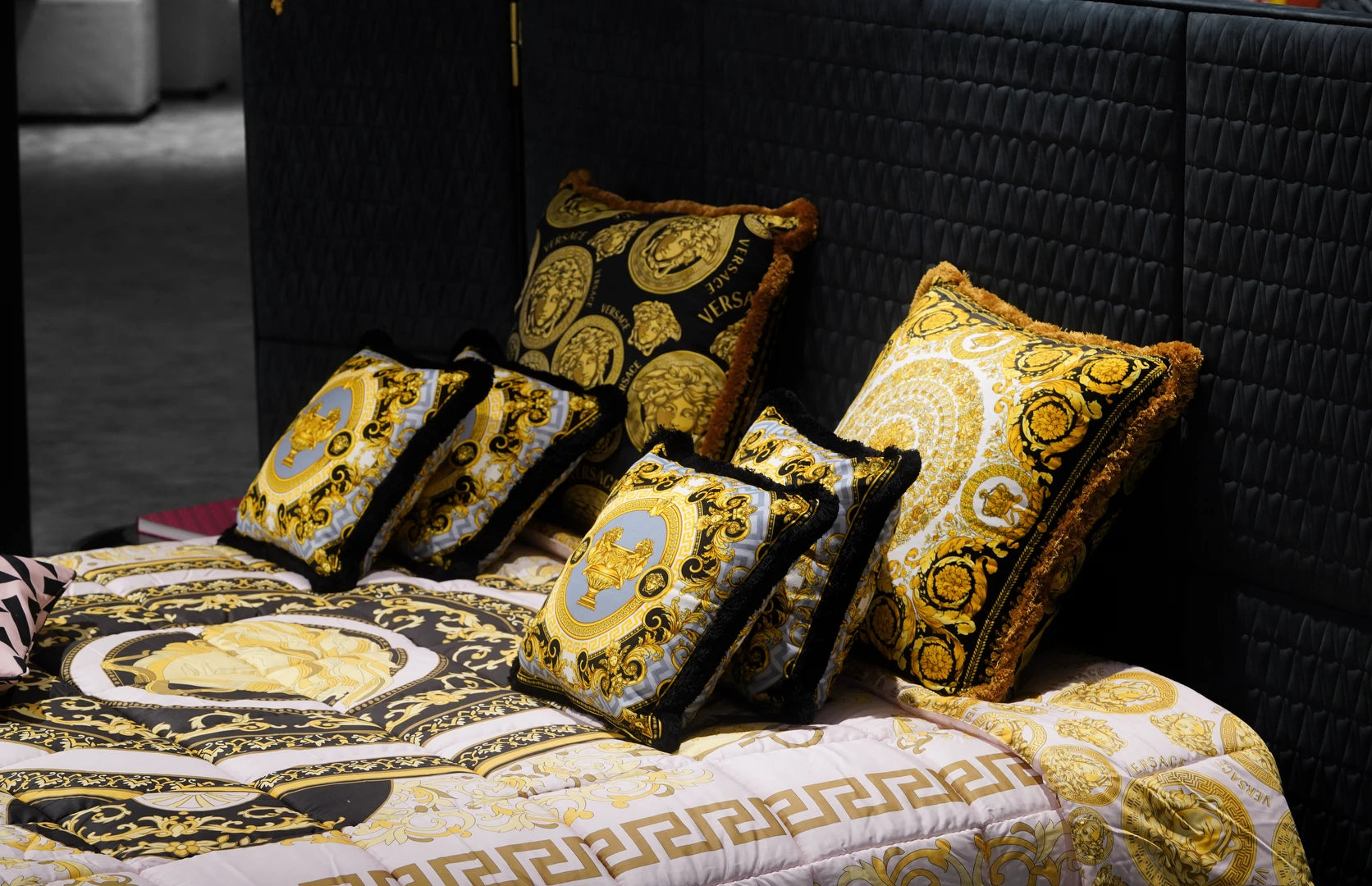 Versace Home V-King 185 x 200 cm (Showroommodel)