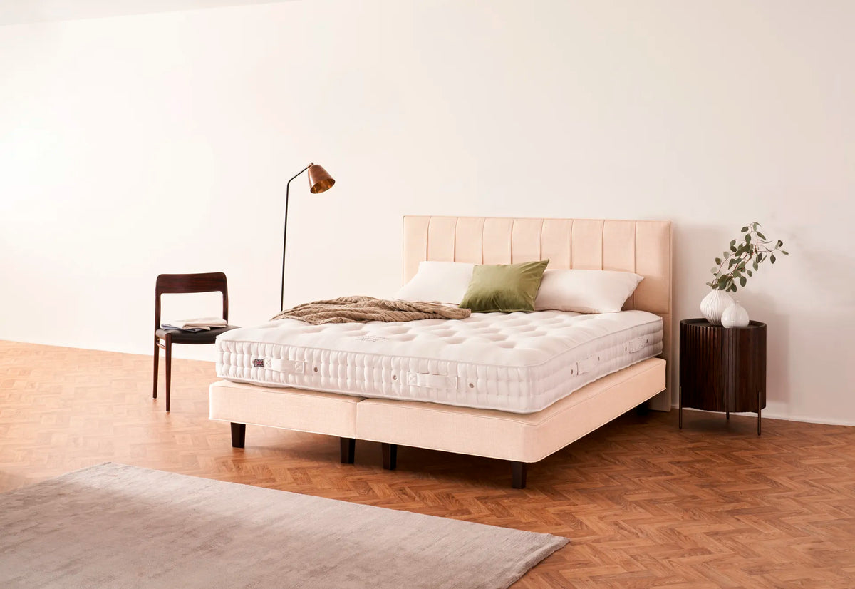 Vispring Devonshire met bijpassende gestoffeerde boxspring - productfoto 3