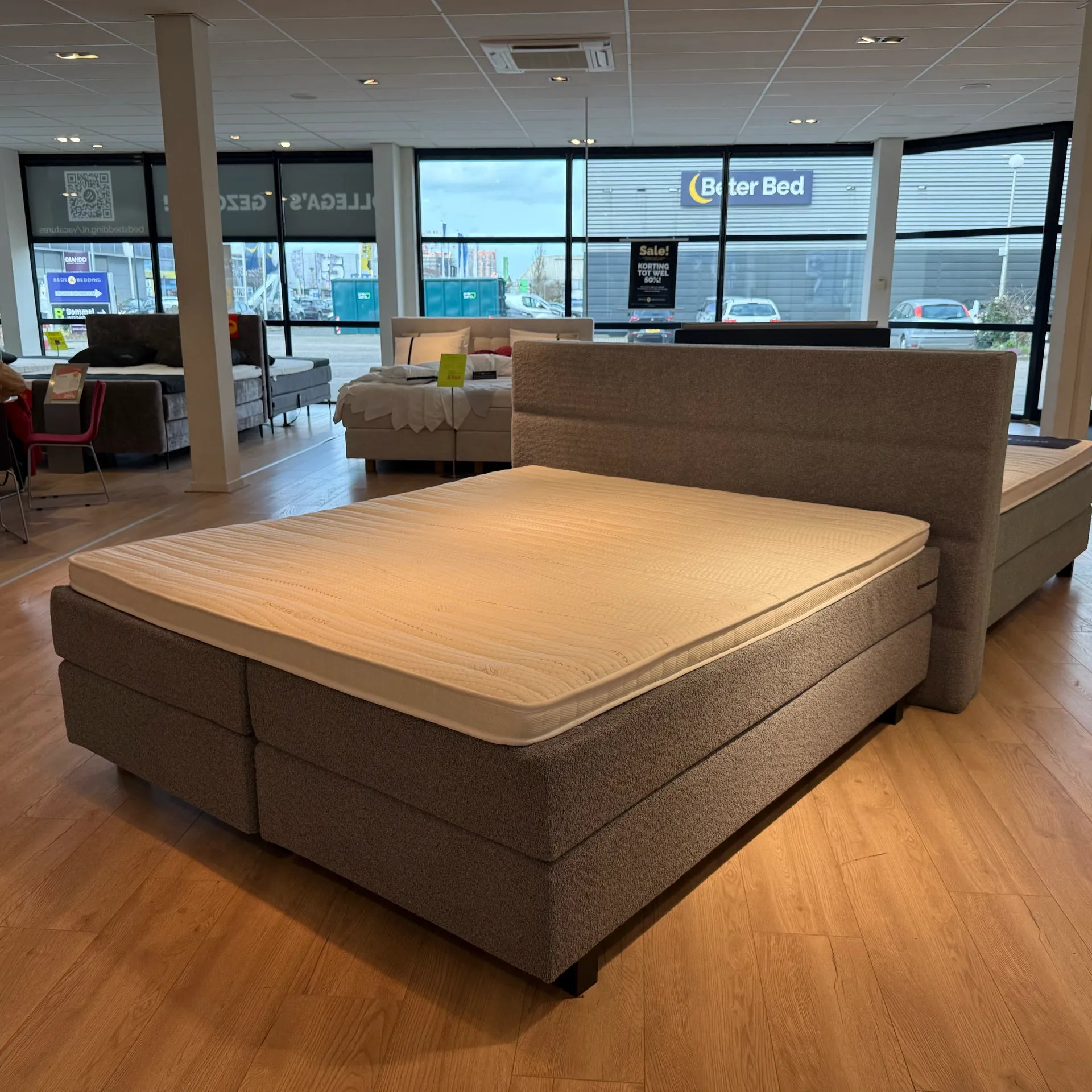 Beds & Bedding Boxspring Wave (Showroommodel)