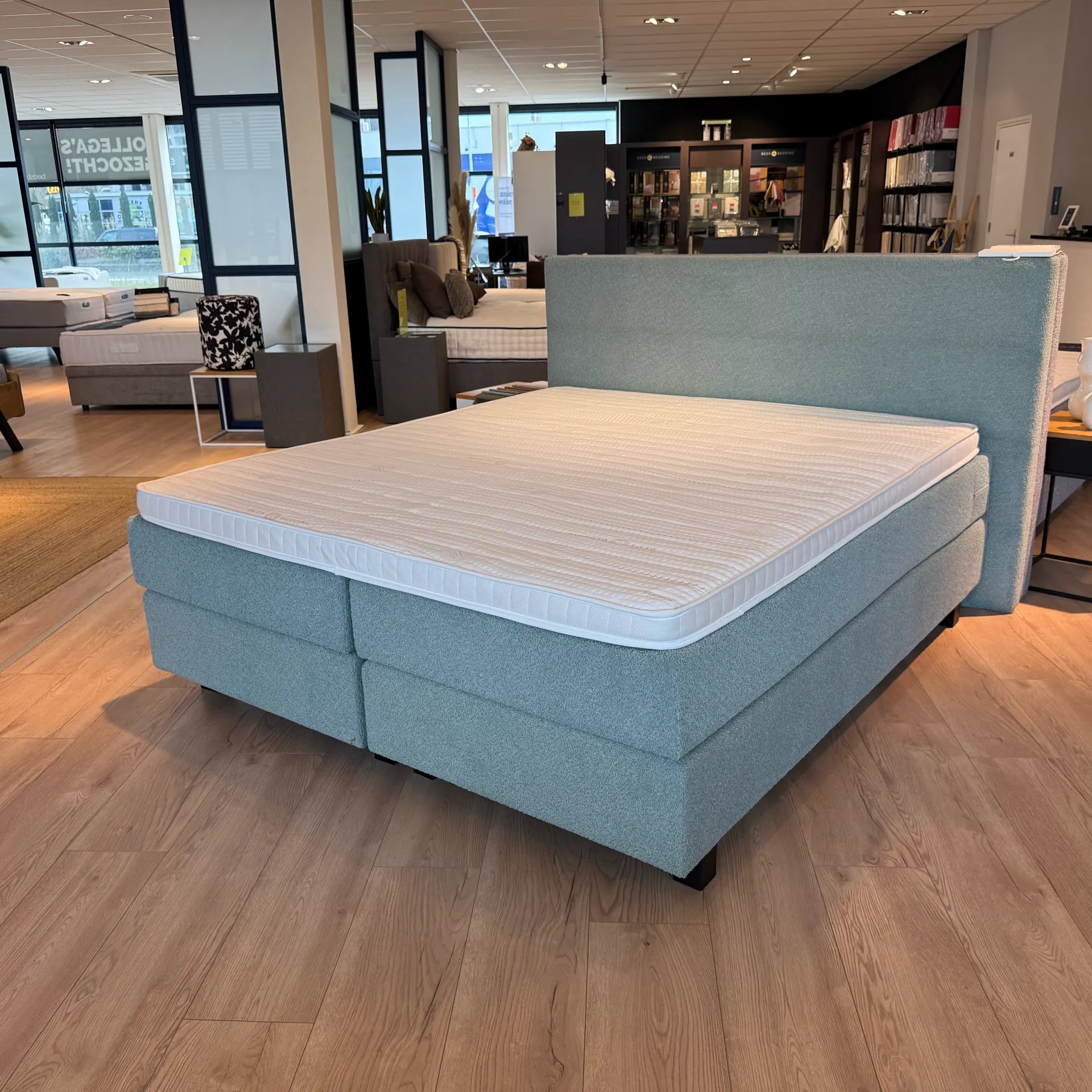 Beds & Bedding Boxspring Wave (Showroommodel)